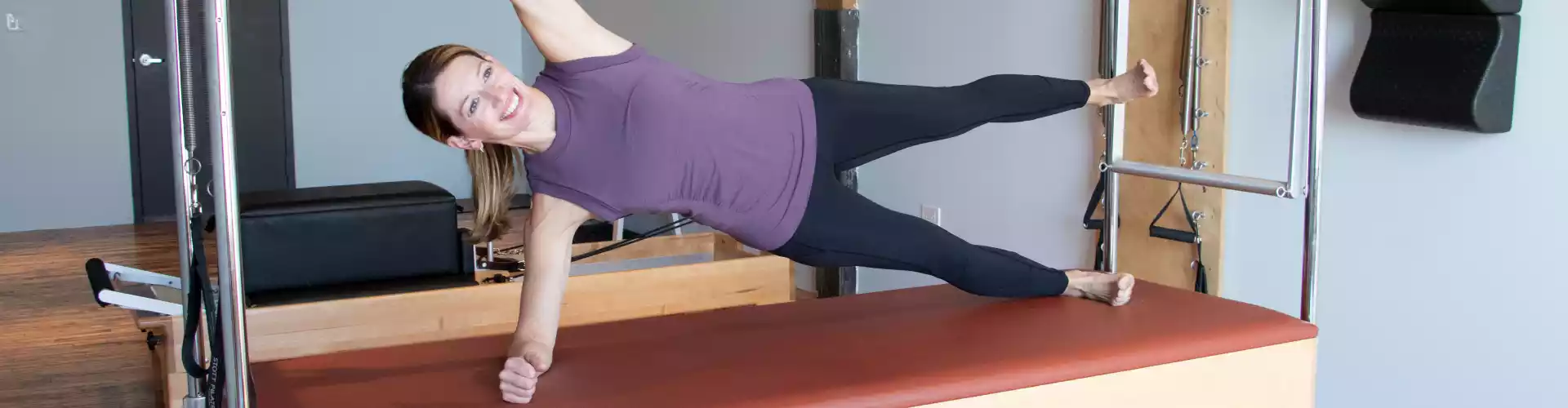 Pilates de 55 min esencial - Online Class by Liz Chier